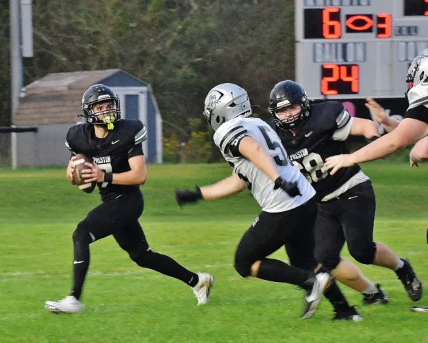 Brian Pointdexter leads North Marion past Preston, 37-19